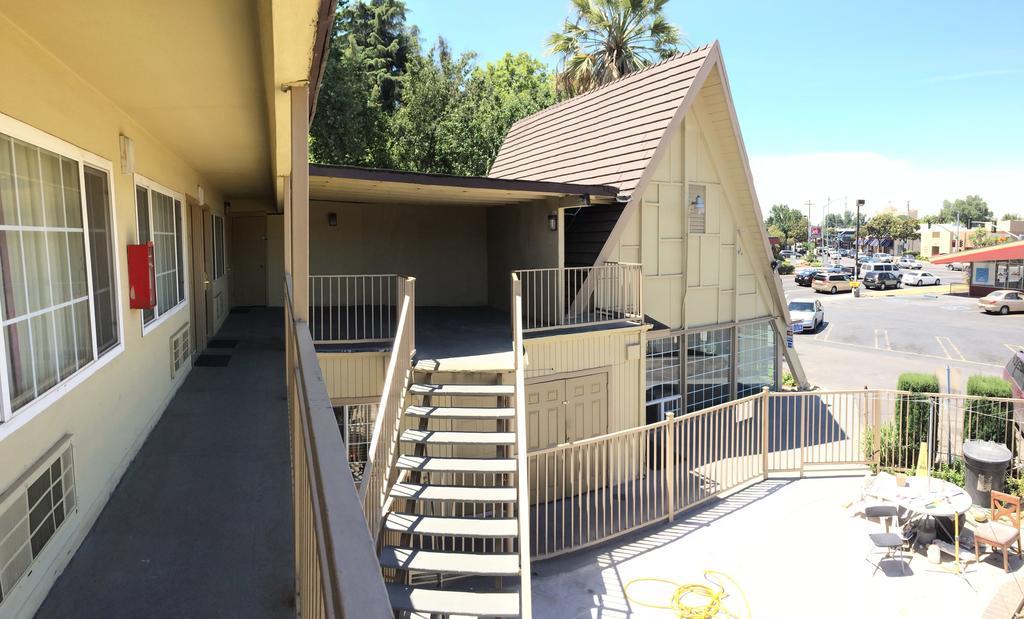 Discovery Inn Modesto Exterior photo