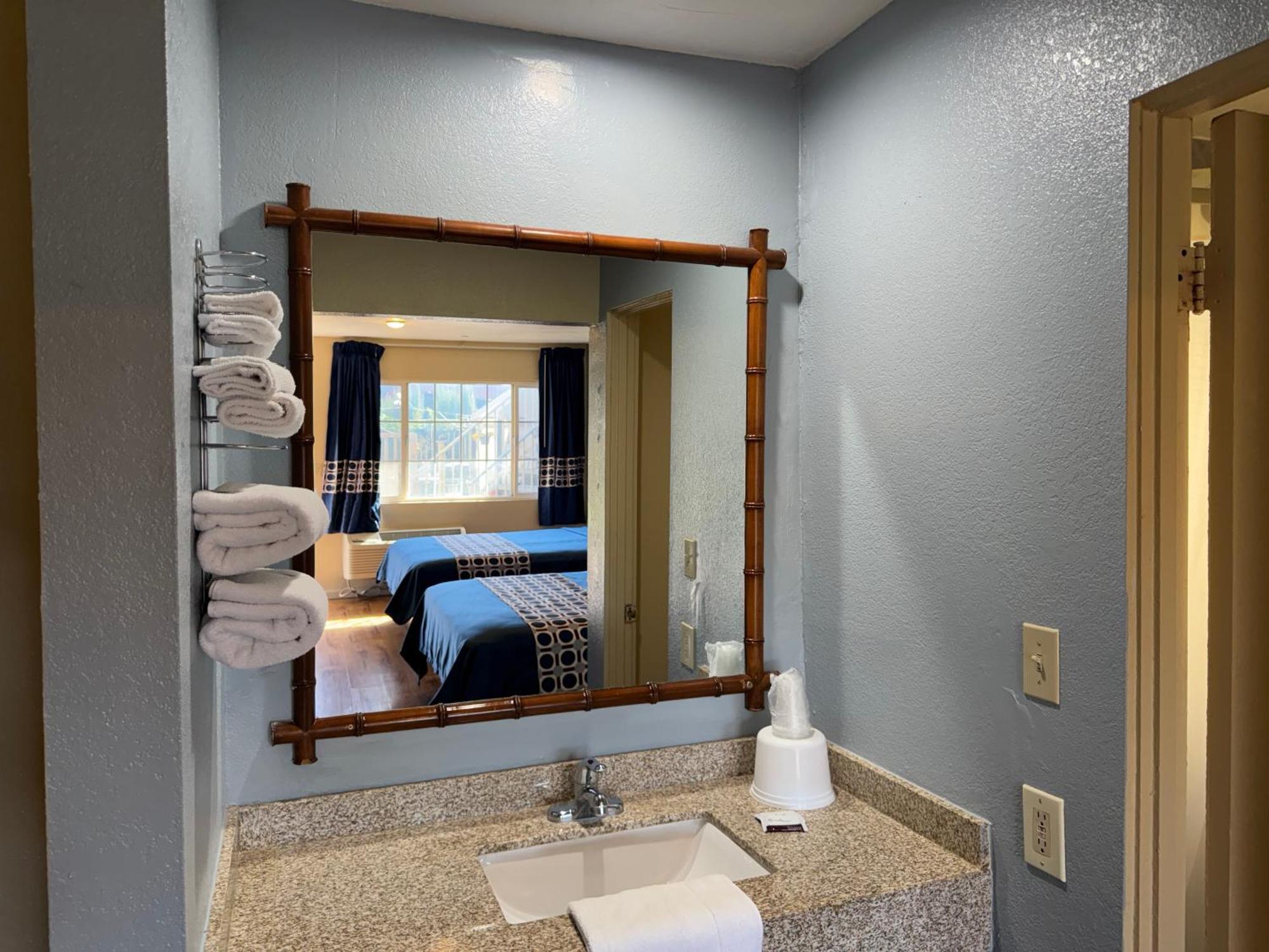 Discovery Inn Modesto Room photo