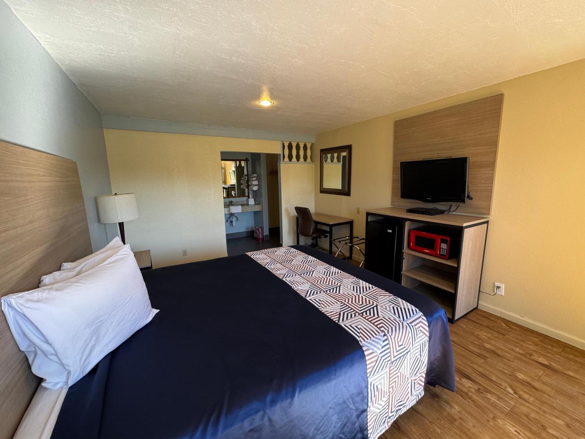 Discovery Inn Modesto Room photo